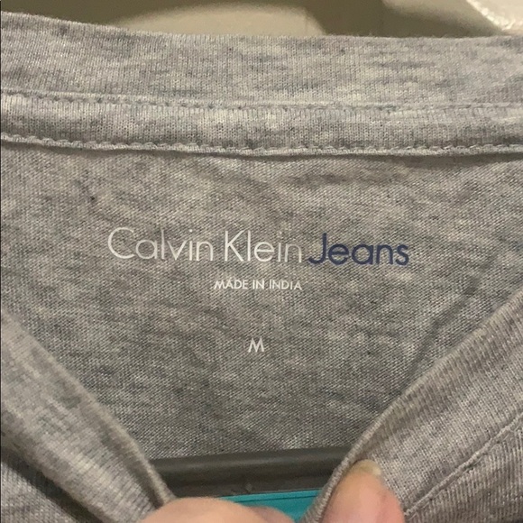 Calvin Klein Jeans CK crop top tshirt - Picture 2 of 2
